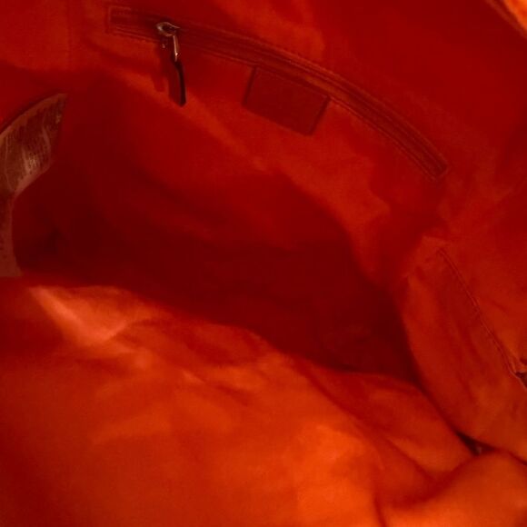 Brand new small Gucci Red Tiger Print Backpack comes with dustbag - Picture 3 of 3